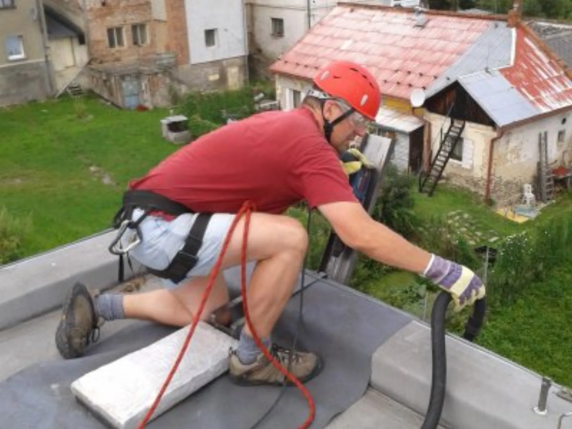 Zpevnění atikových panelů BD Vrbno - 5